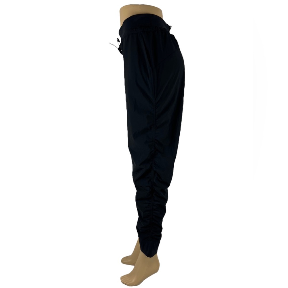 Athleta Size 12 Attitude Pant Pull On Lightweight Ruched Jogger Pants Black - Picture 3 of 12